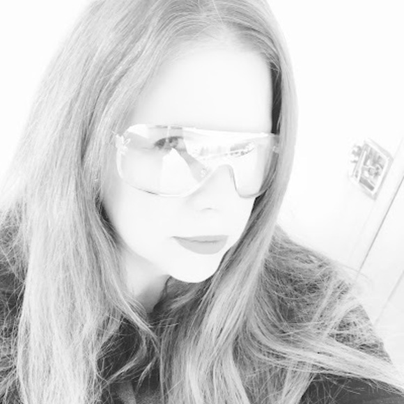 Meet your Posher, Angela - Picture 1 of 1